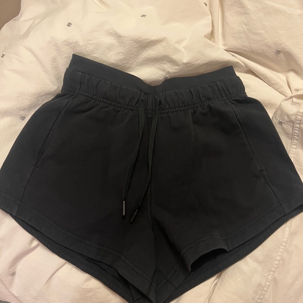 Lululemon Black Women's Shorts size 4 excellebt condition